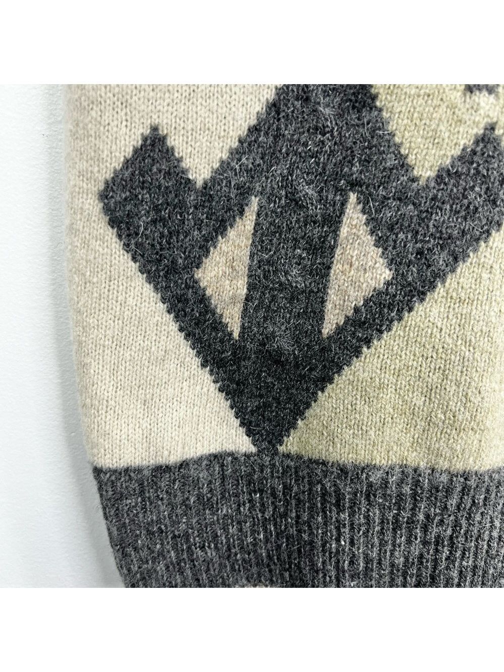 Vintage 80s oversized boxy wooly abstract argyle v neck pull over grandpa vest - Picture 9 of 12